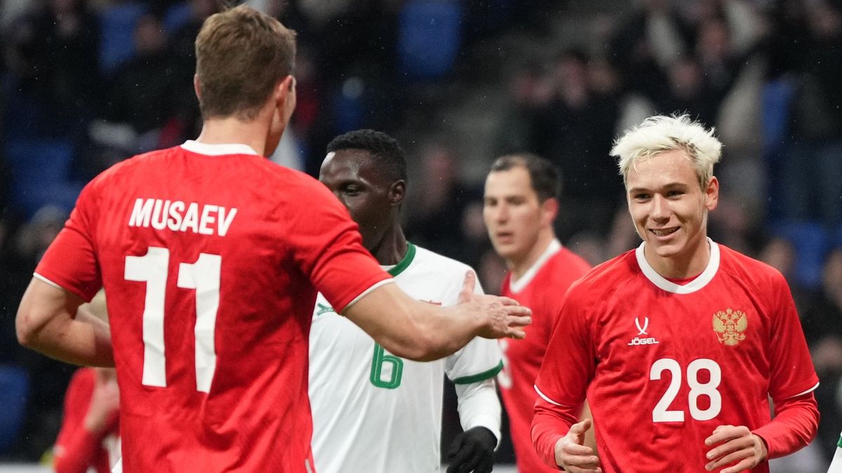 Rusové se nevzdávají účasti na MS ve fotbale. Údajně za ně lobbuje i šéf FIFA, mohli by do skupiny ke Slovákům