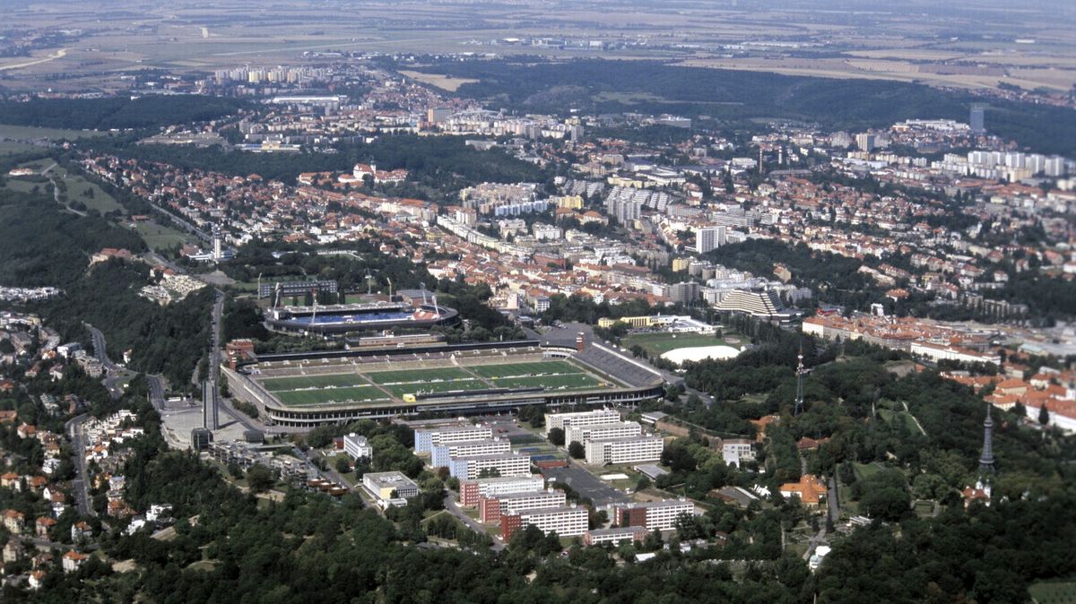 Dominanta Prahy za miliardy, repre zdarma. Co zatím víme o novém stadionu Sparty?
