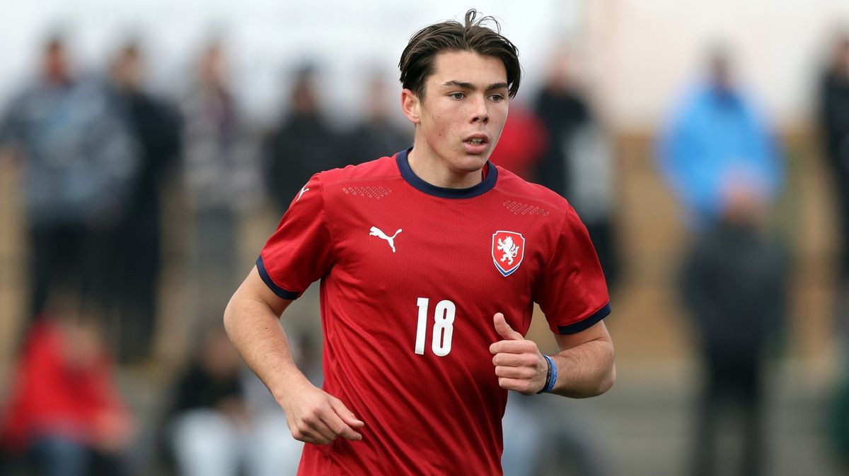 Také táta mi radil, abych hrál za Česko, řekl Buffonův syn