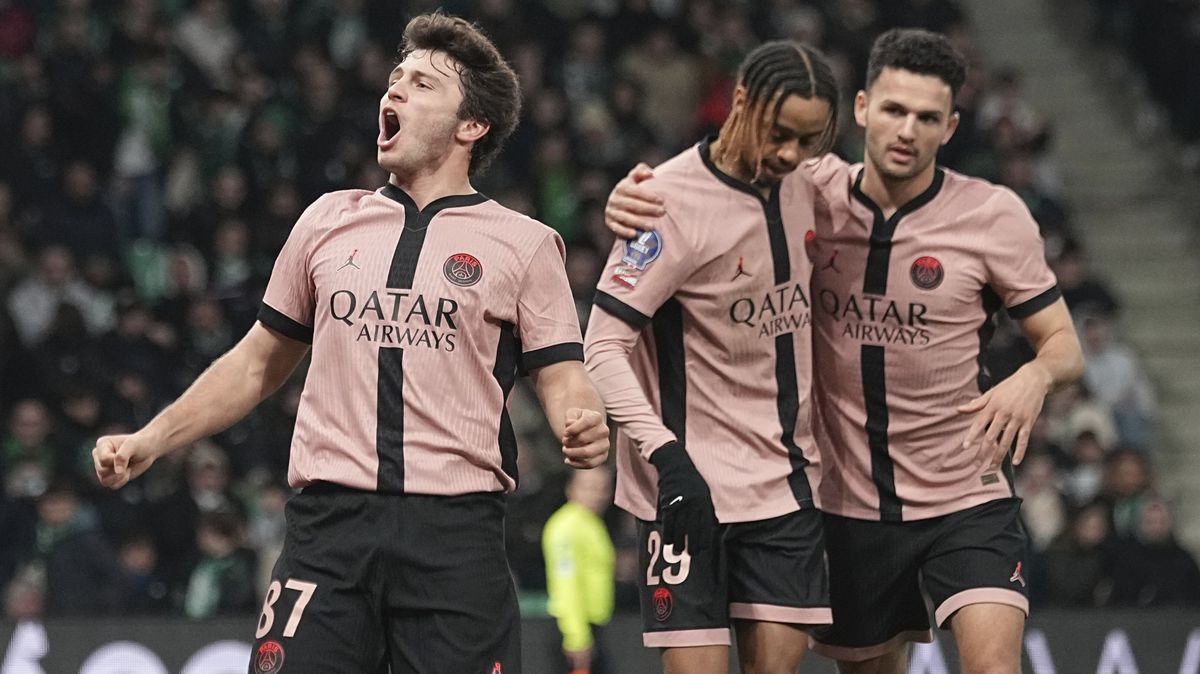 PSG rozdrtilo St. Etienne a už sedm kol před koncem si zajistilo titul