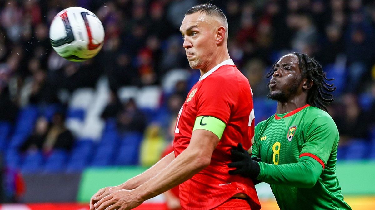 Rusové vzali zpět matadora, aby překonal rekord. No a? Ronaldo taky dává góly Lucembursku