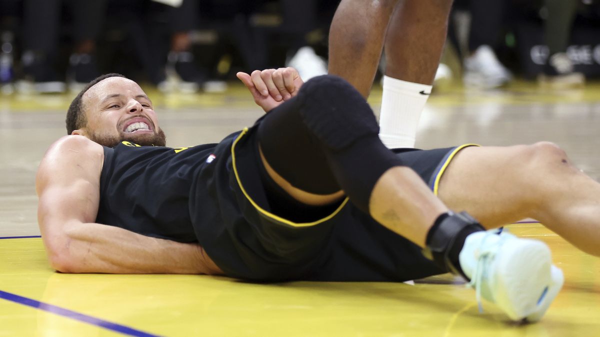 Curry má pohmožděnou pánev, ale v NBA by neměl chybět dlouho