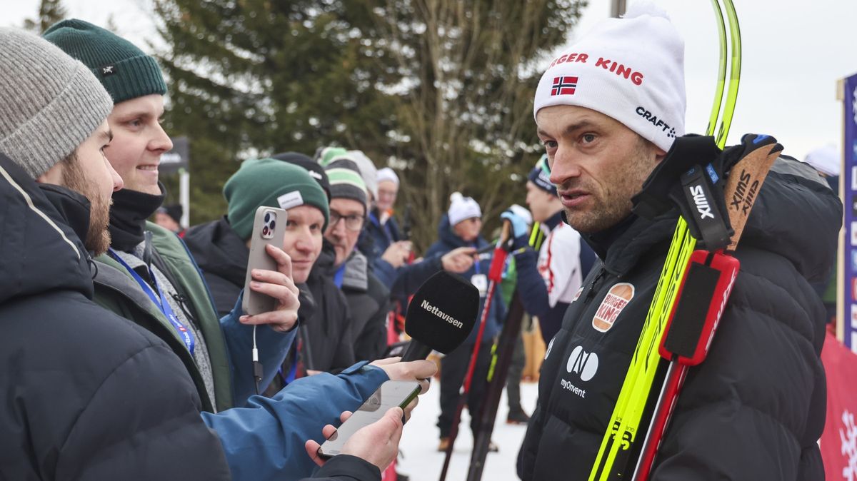 Místo bohatého závodu chudá fraška. Hvězdná lyžařka na protest spálila své startovní číslo