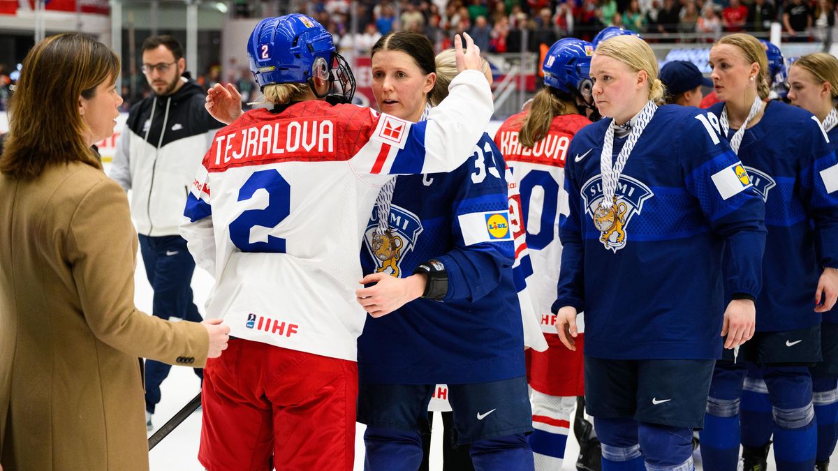 Finské hokejistky i média se klaní českým fanouškům: Neuvěřitelné, nádherné… Zaslouží palec nahoru