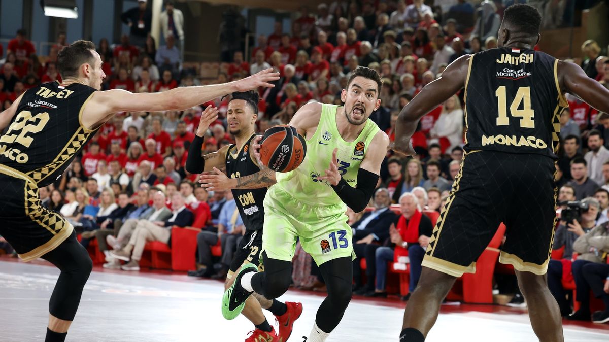 Satoranský nedohrál čtvrtfinále play off Euroligy. Vyvolal šarvátku a byl vyloučen