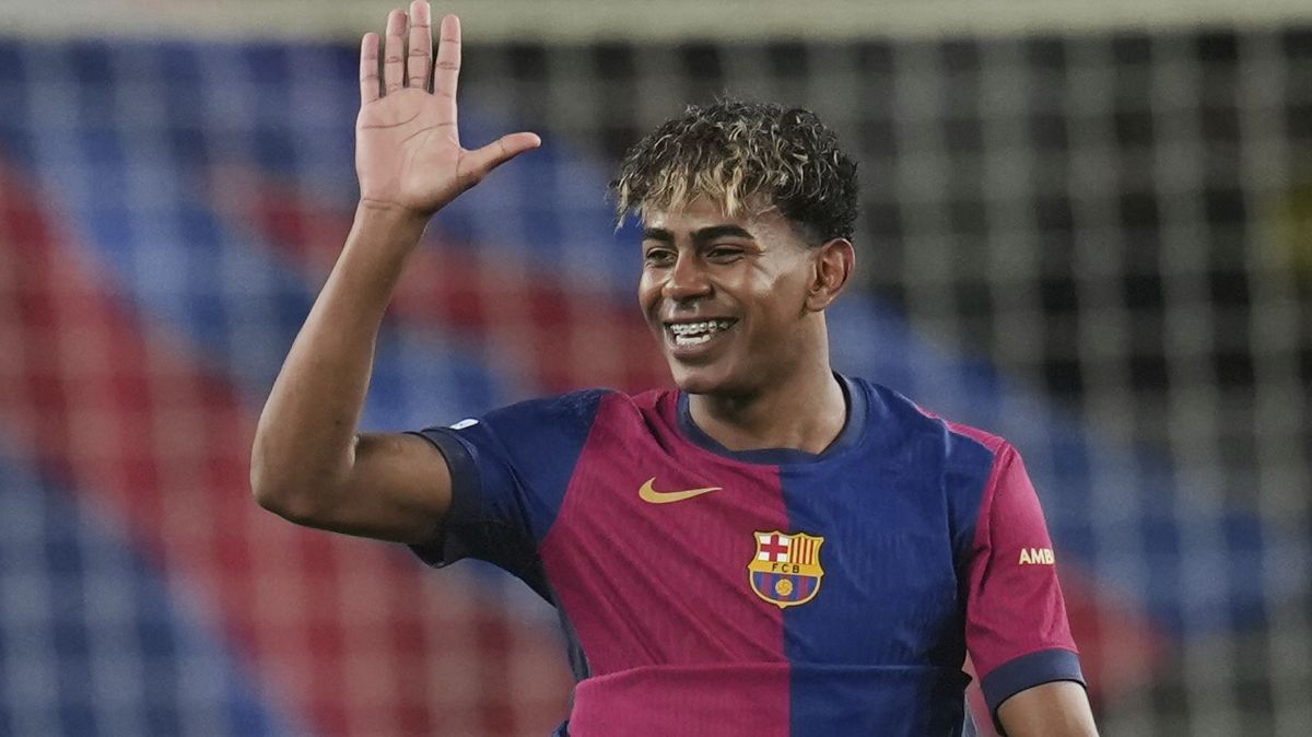 Trenére, chci střídat! Sedmnáctiletý talent Barcelony sklidil za své gesto bouřlivý potlesk