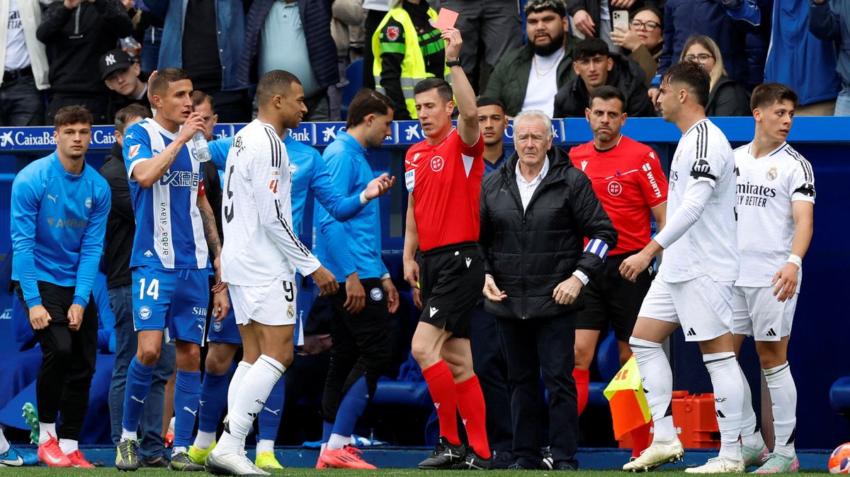 Nechutný zákrok hvězdy Realu. Mbappé musel pod sprchy
