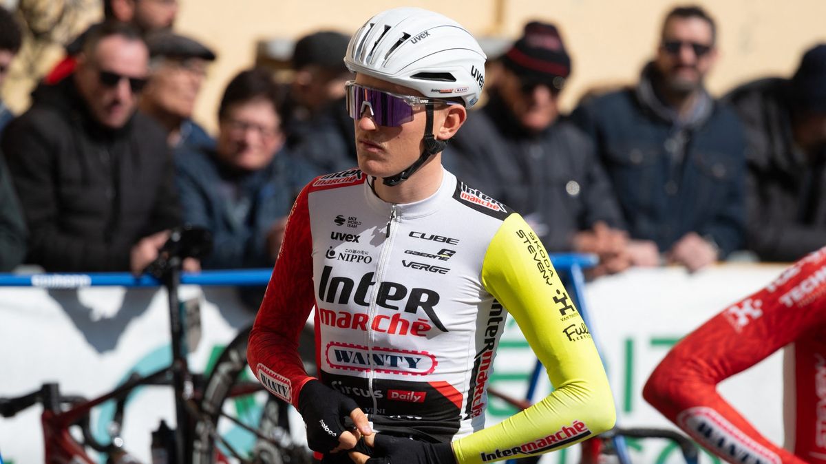 Cyklista worldtourové stáje Intermaché Faure-Prost se zranil při srážce s autem
