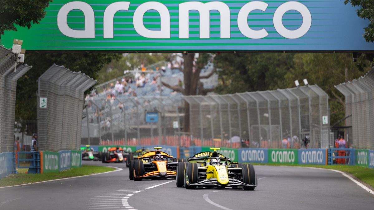 Staněk ve sprintu formule 2 dojel na 16. místě a nebodoval