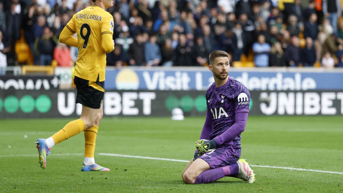 Příšerné! Kinského konkurent zase chyboval. Fandové chtějí Čecha zpět do brány