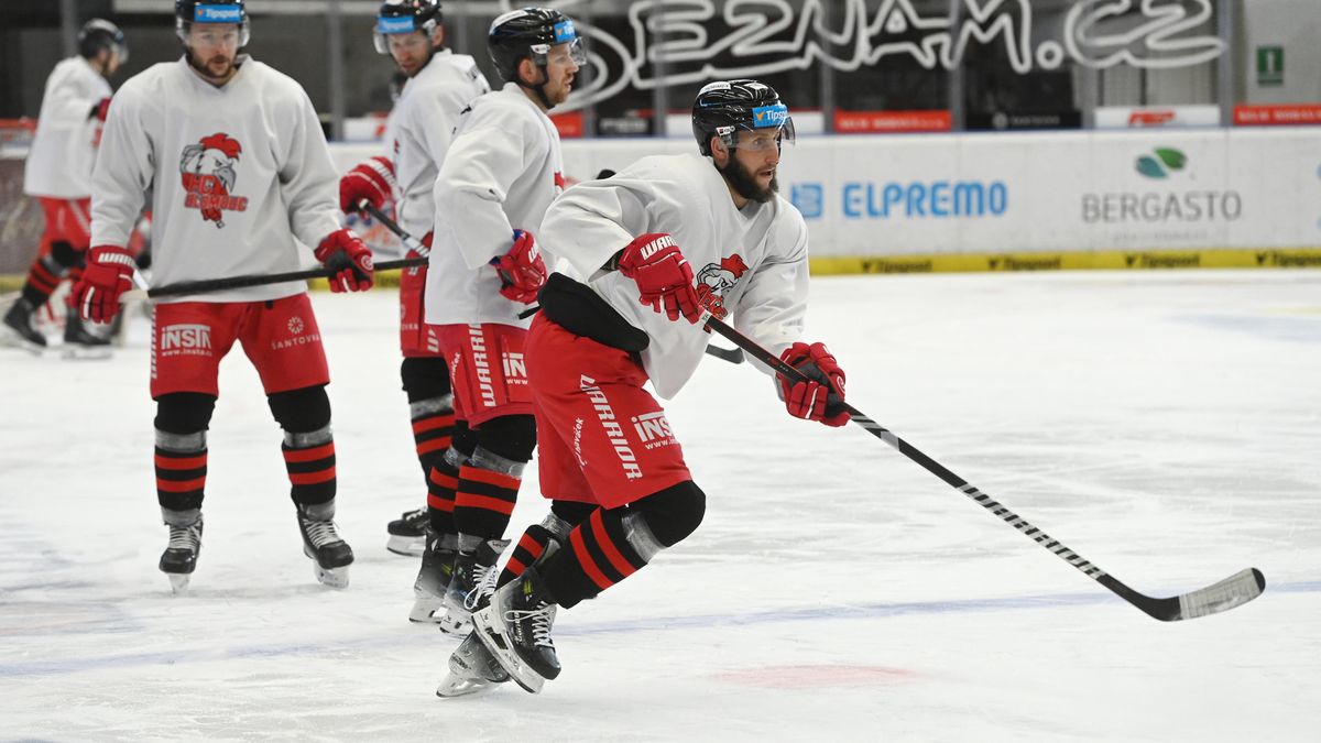 Naše licence do Jihlavy? Je to blbost, extraligu chceme udržet, velí Tomajko