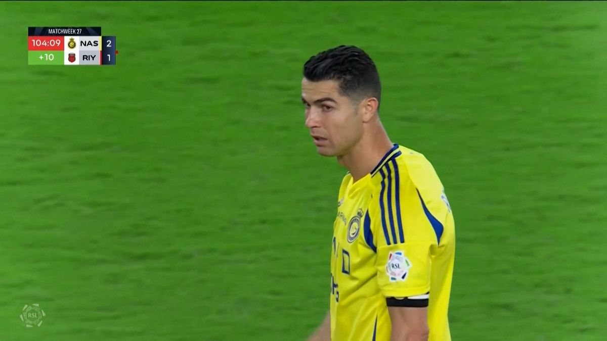 Ronaldo vykouzlil luxusní volej. Nejsi normální, vzkazují mu spoluhráči