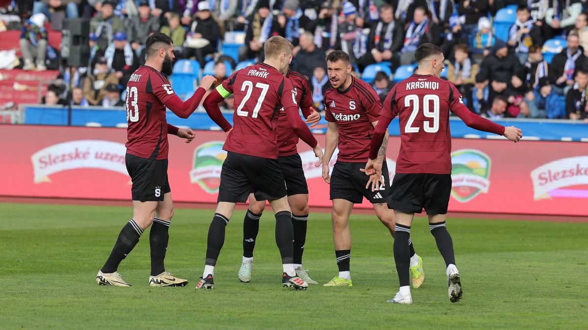 Spartě čelí trápící se mančaft, Plzeň se může vrátit před Baník