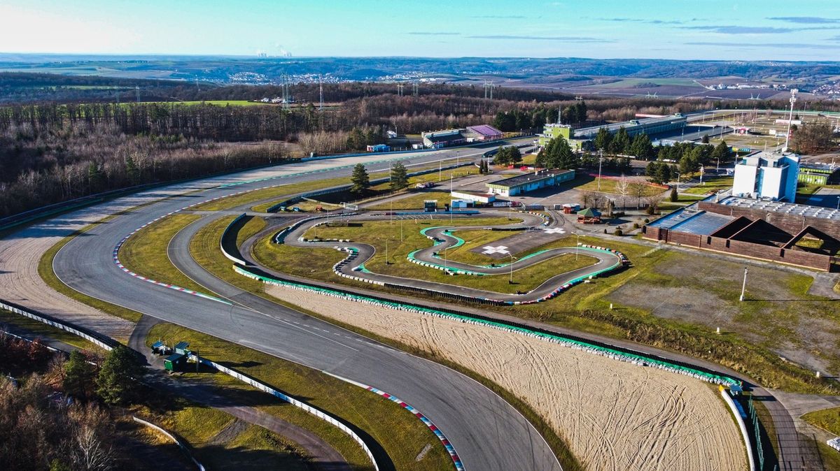 Práce na novém povrchu Masarykova okruhu v Brně před MotoGP už začaly