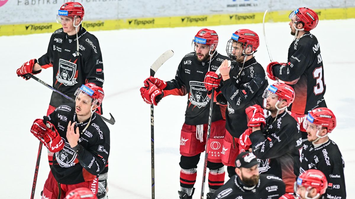 Zmar Dynama v přesilovkách, pak důležité trefy. Hradec faulů litoval: Sebraly nám vítr z plachet