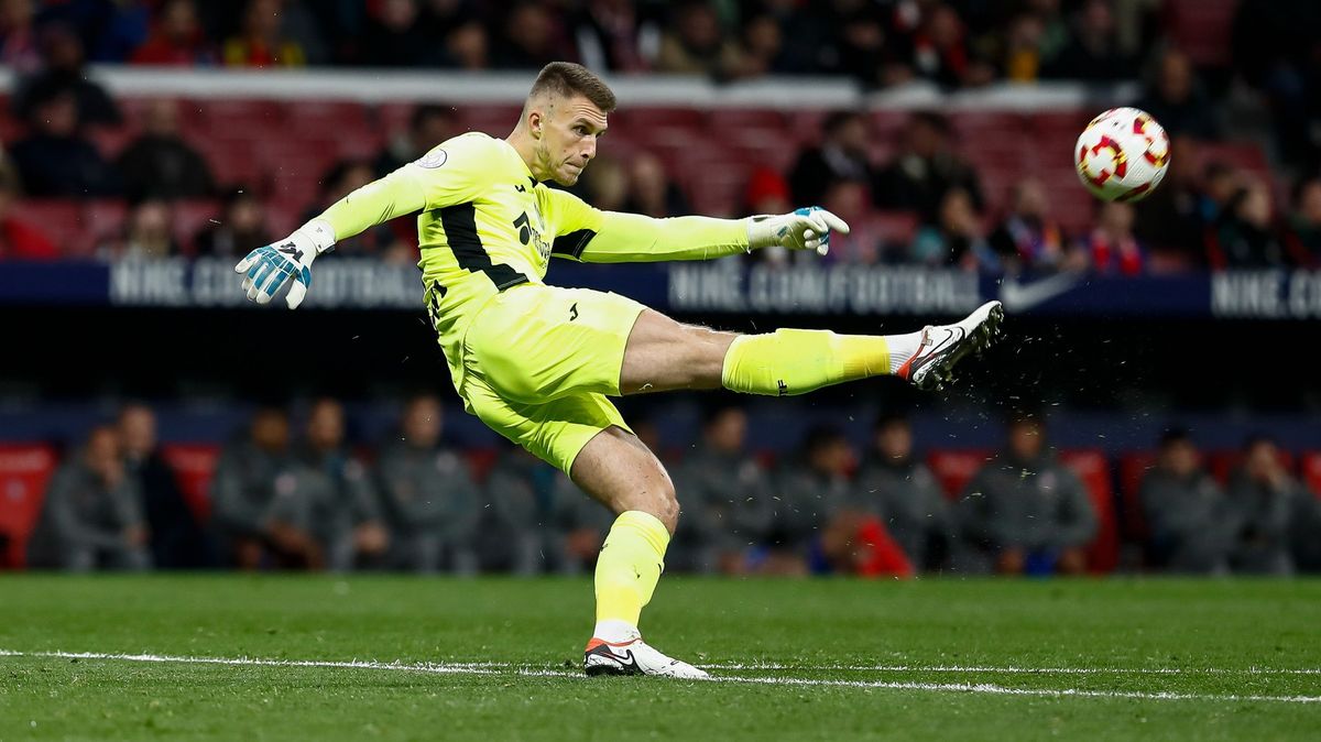 Letáček má v Getafe problém. Fanoušci zuří, byl viděn v barvách rivala