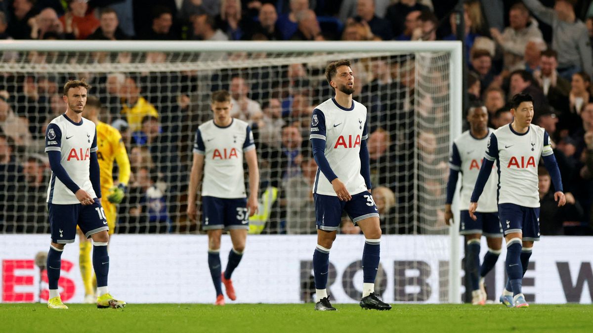 A teď si kritizujte! Spory mezi koučem Tottenhamu a fanoušky nabírají na síle
