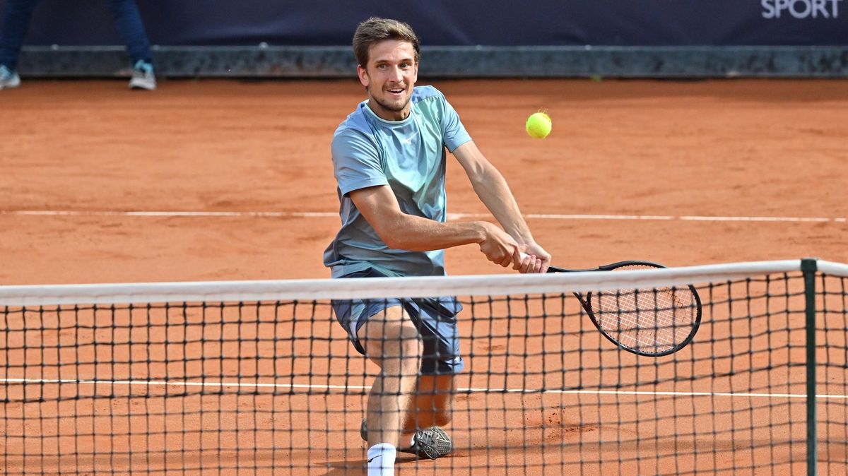 Kopřiva i Bouzková zabojují na antuce o semifinále