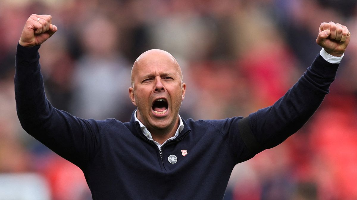 Slot může jako teprve pátý kouč získat titul hned v první sezoně v Anglii