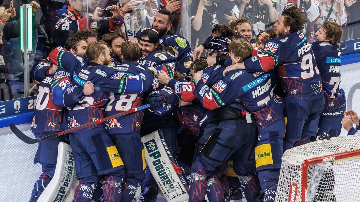 Hokejisté Eisbären Berlín s českým útočníkem Lednem obhájili titul