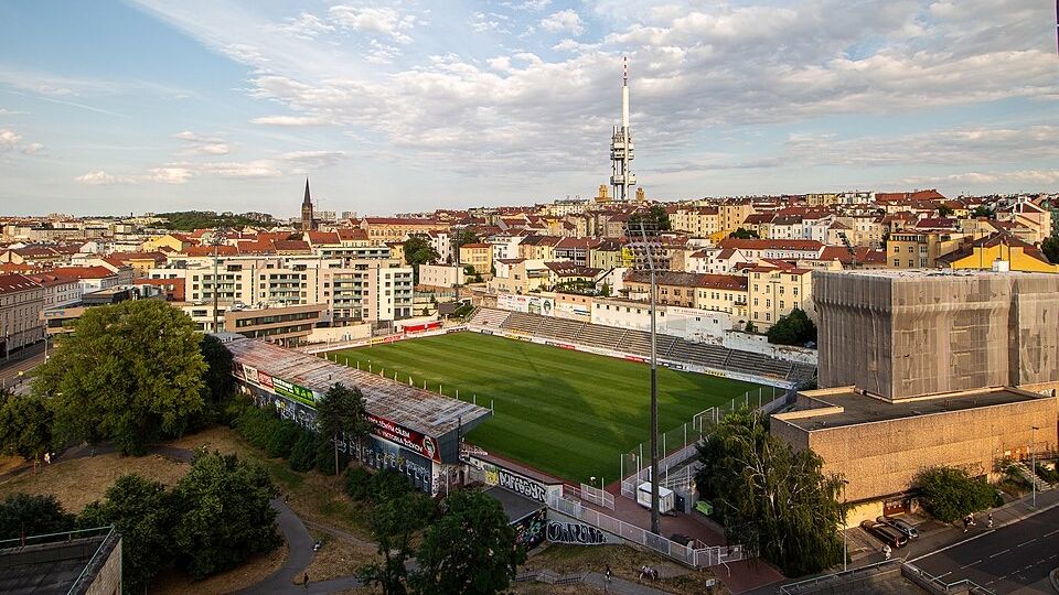 Evropská liga fotbalu bude doma na Žižkově. Americký majitel staví profesionální tým