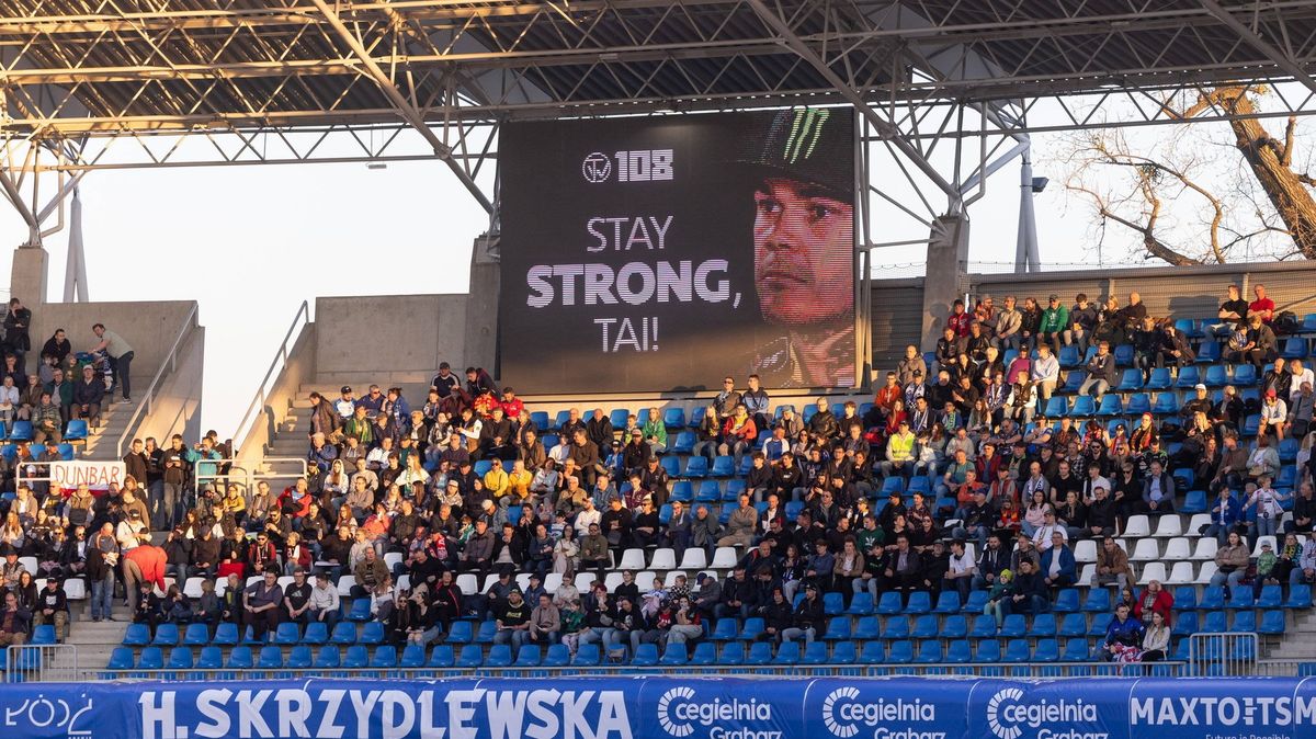 Zázrak pod dohledem manželky. Polámaný Woffinden bere po hororu fandy do nemocnice