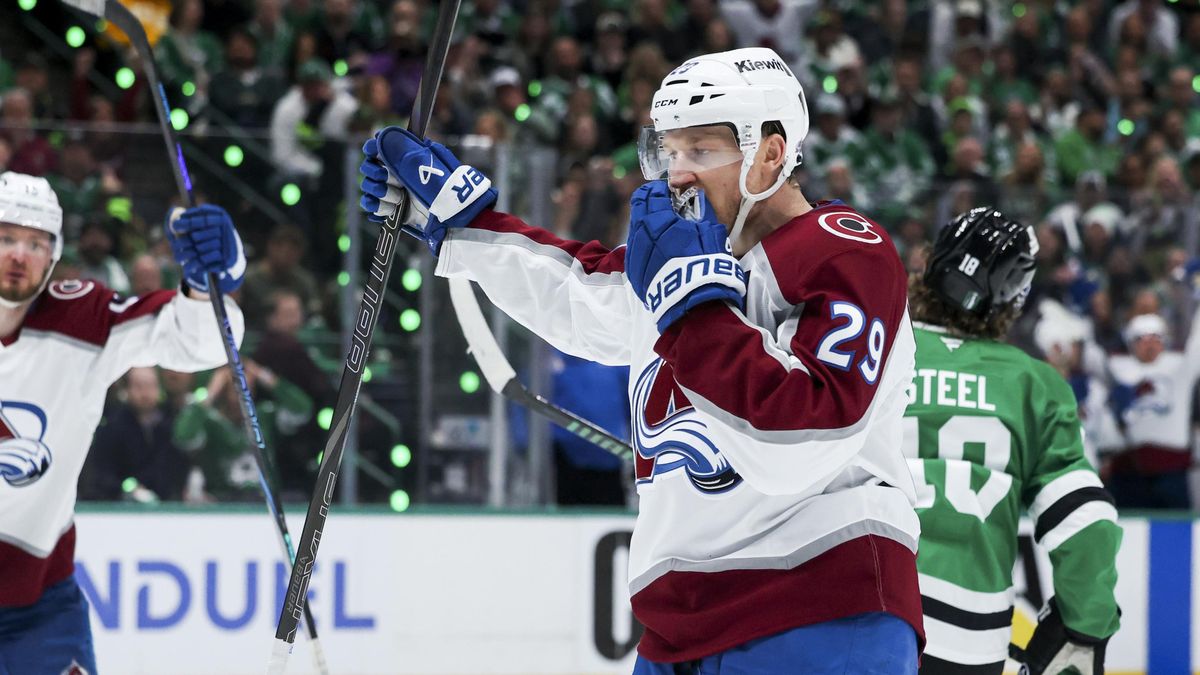 Nečas přispěl k první výhře Colorada v play off NHL