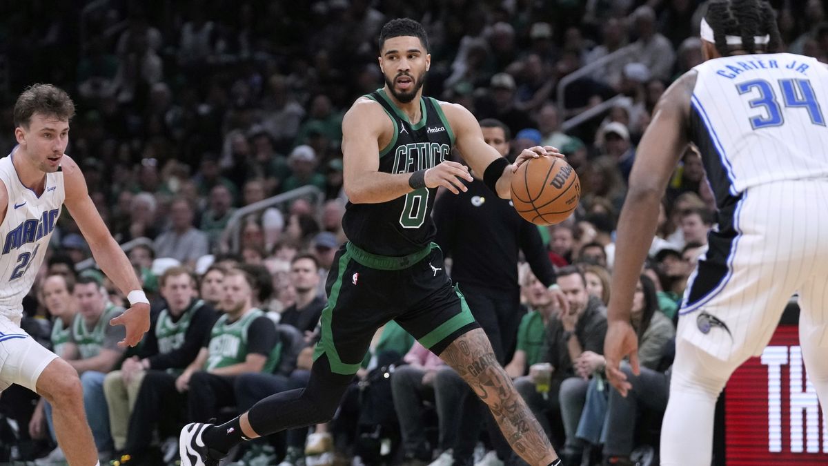 Boston postoupil do čtvrtfinále a dál sní o obhajobě, opět kraloval Tatum
