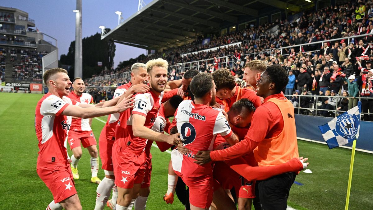 Slavia rozdrtila Olomouc, první místo už sešívaným nikdo nevezme