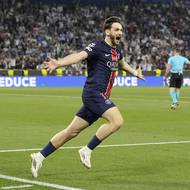 Chviča Kvaracchelija slaví čtvrtý gól PSG.