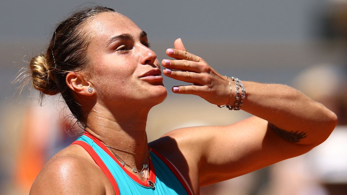Sabalenková je první semifinalistkou French Open
