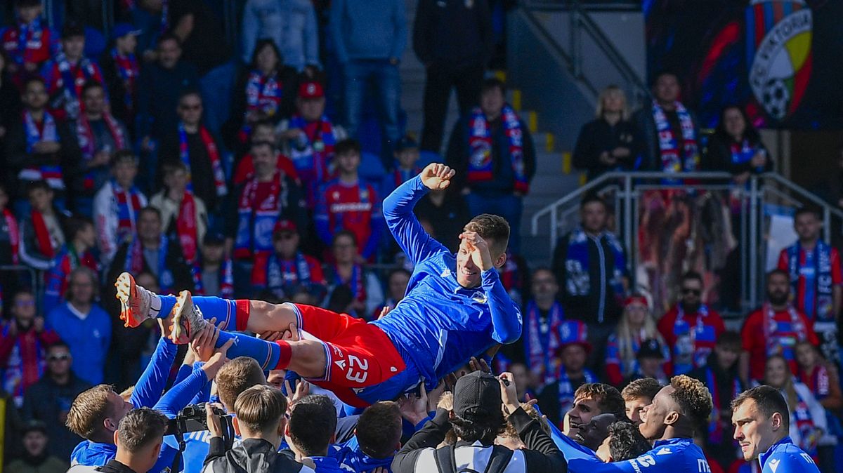 Plzeň se loučila s kapitánem. Kalvach se bude těžko nahrazovat. Počkáme na příchody a něco uplácáme, řekl Koubek