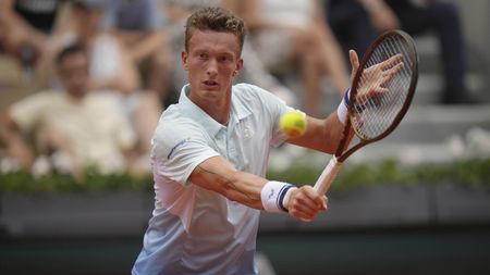 TENIS ONLINE: Lehečka ve třetím setu Sinnerovi vzdoruje, přesto ztrácí