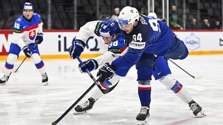 HOKEJ ONLINE: Slováci přežili další velkou šanci outsidera. Američané slaví už čtvrtý gól