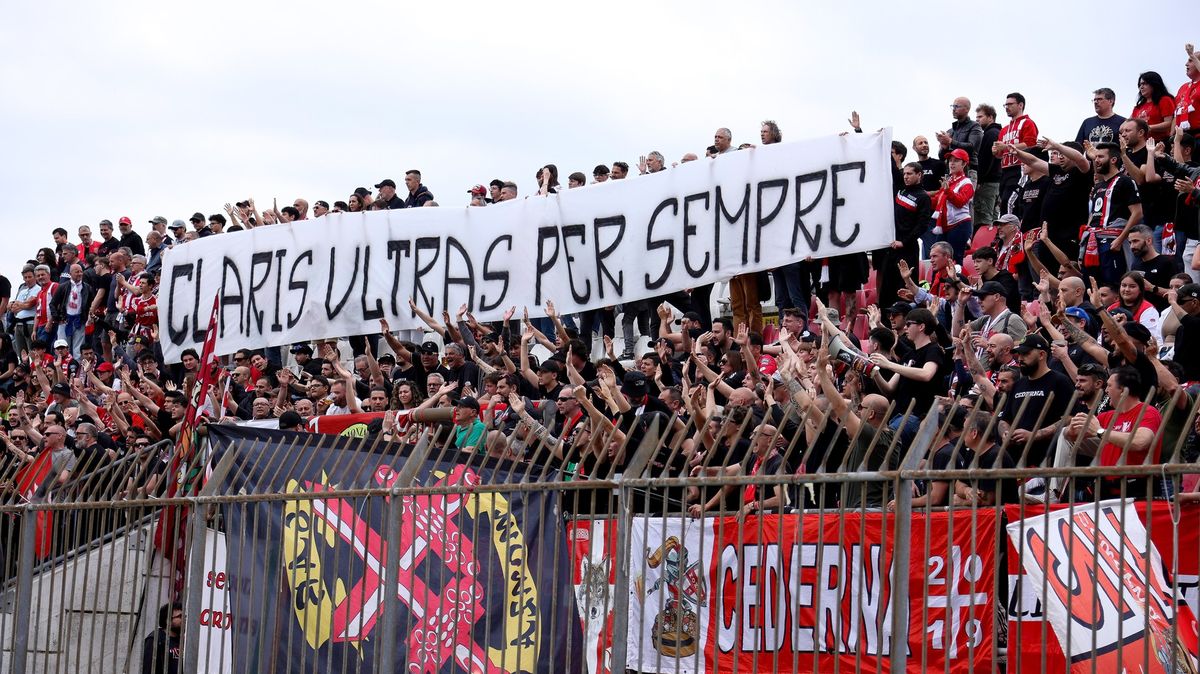Fotbalovým světem otřásla smrt fanouška. Pachatel měl chránit bratra