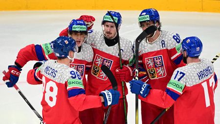 HOKEJ ONLINE: Češi využili přesilovku a snižují