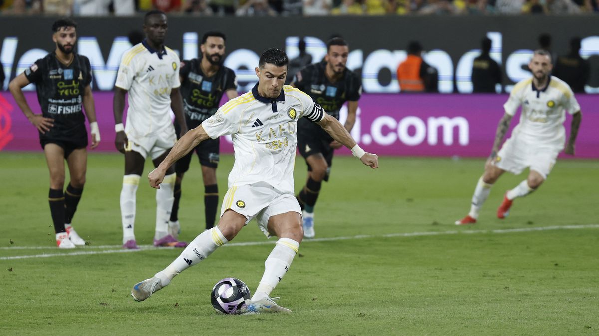 Ronaldo jednu penaltu zahodil, z druhé pak vstřelil 935. gól v kariéře