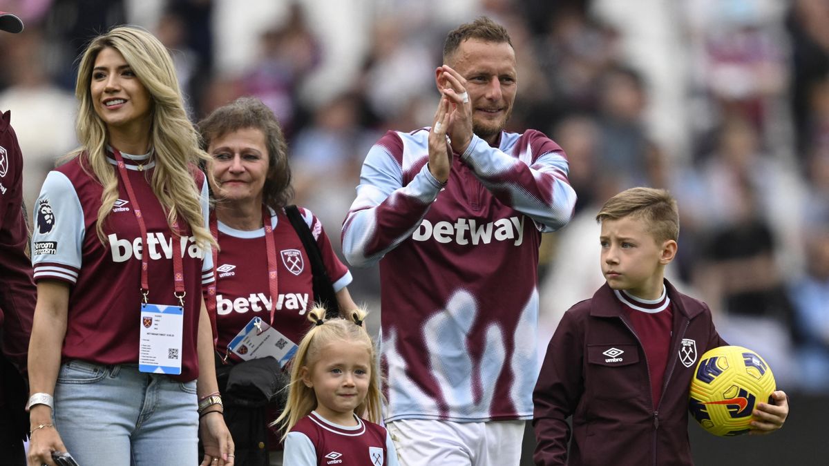 Coufal se loučil s fanoušky West Hamu: Budu foukat bubliny, dokud nezemřu