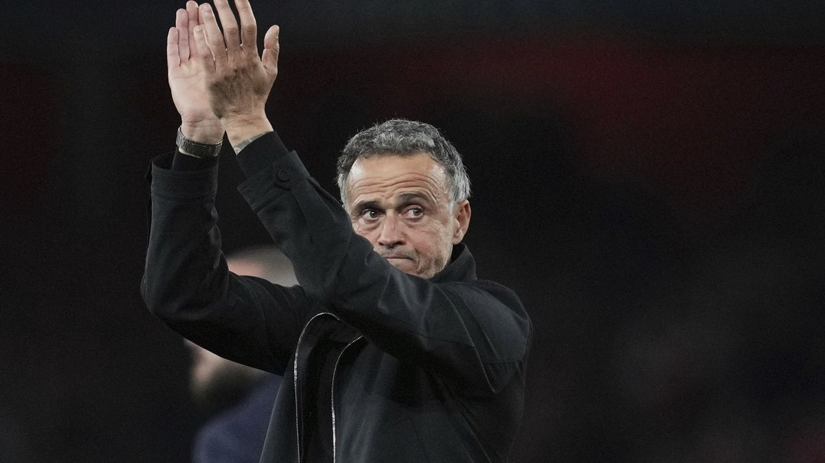 Od prvního dne je mým cílem vytvořit s PSG historii, řekl trenér Enrique