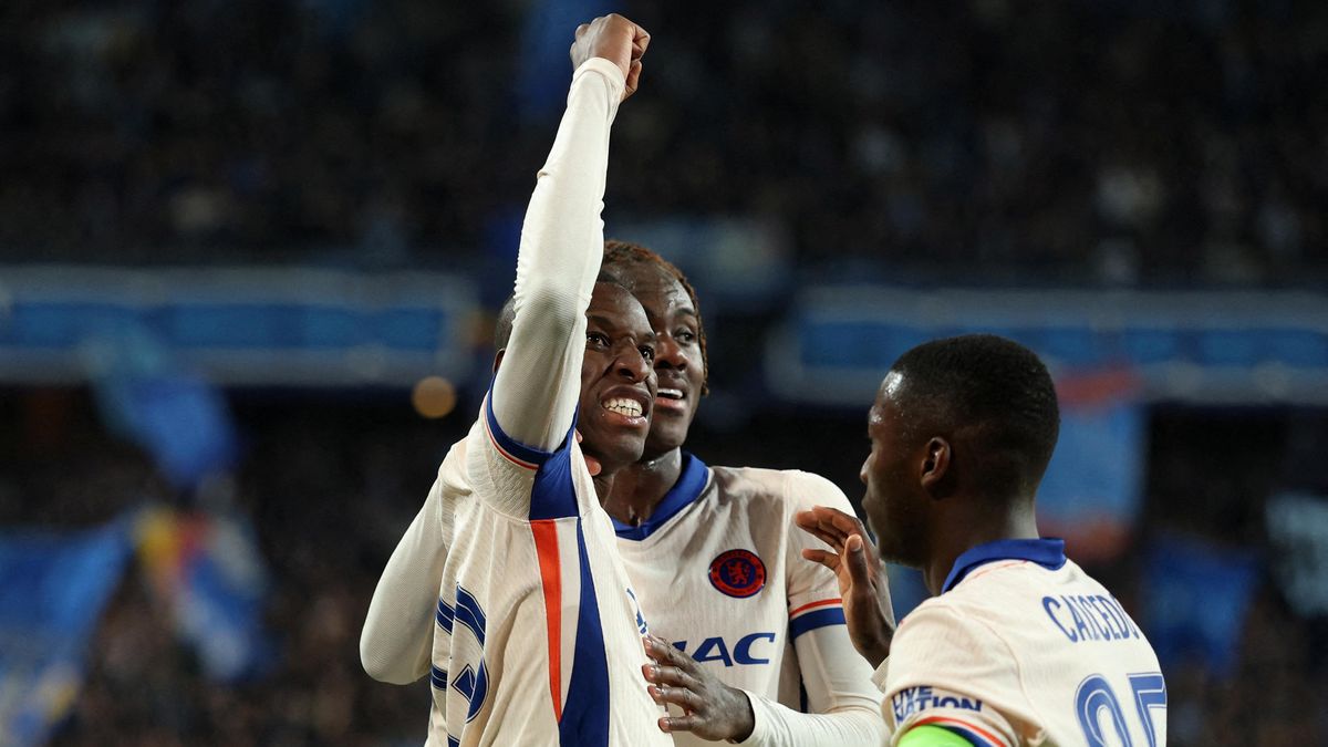 Fotbalisté Chelsea se přiblížili k postupu do finále KL, zvítězil i Betis