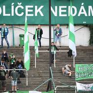 Ďolíček nedáme! píše se roky nad Ďolíčkem. Klub musel přečkat i vyhnanství v Edenu, nyní je ale legendární stadion blíž rekonstrukci