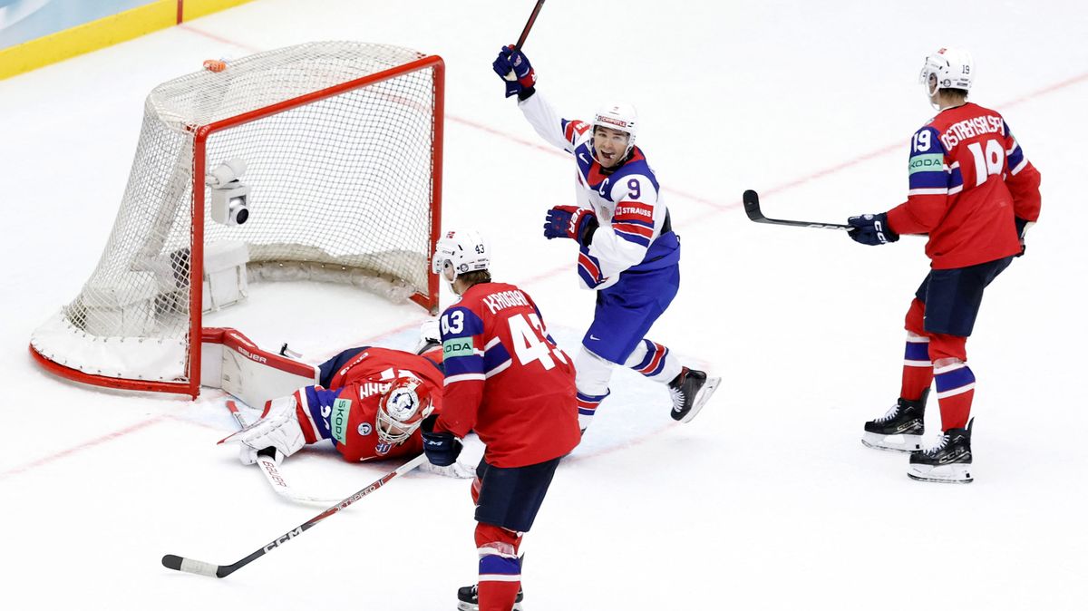 Hokejový zázrak. Vždyť dostaneme desítku, bál se norský talent. Pak Američany zpražil hattrickem
