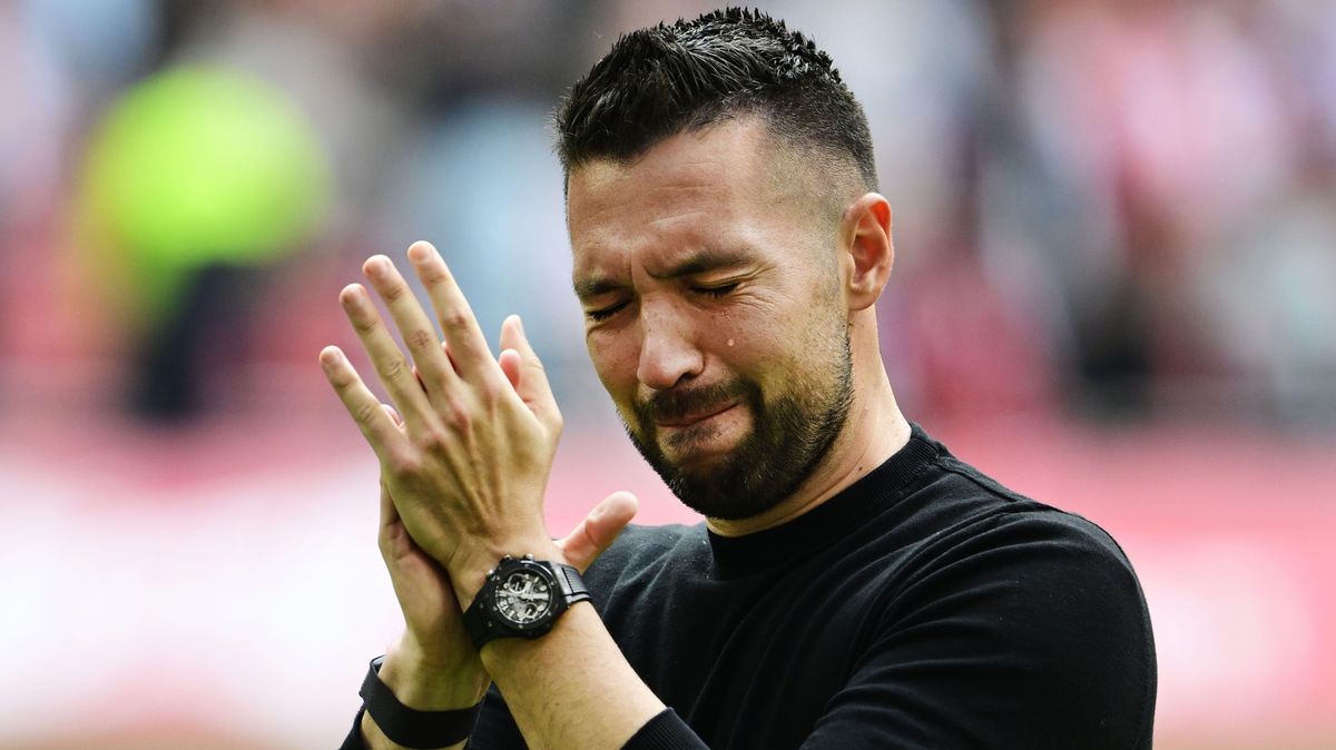 Kolaps Ajaxu v závěru sezóny neustál trenér Farioli