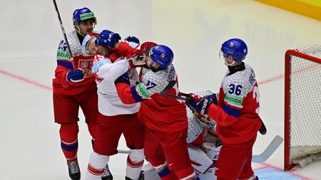 HOKEJ ONLINE: Třetí překážka. Češi jdou na domácí Dány, chytá Vladař