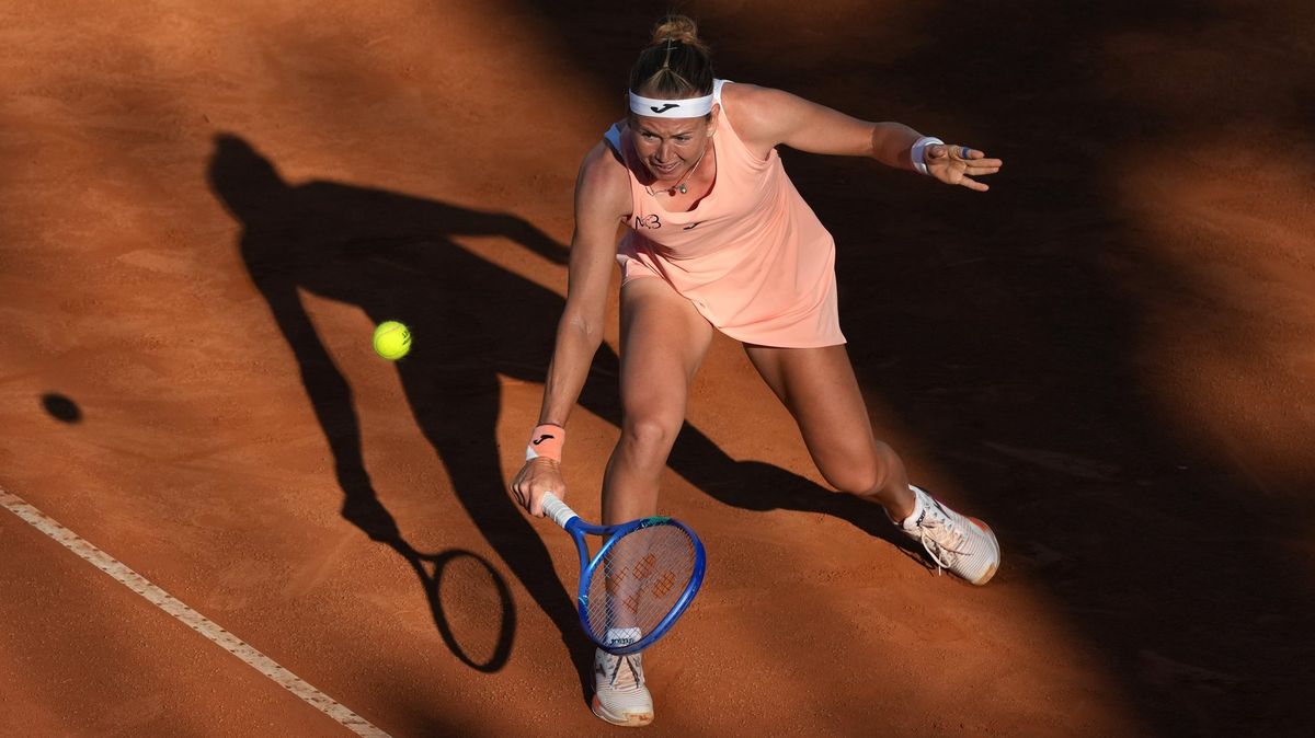 Bouzková smetla Cornetovou a vyzve bývalou světovou dvojku
