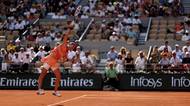 TENIS ONLINE: Bouzková čtyřikrát ve druhém setu sebrala Gauffové servis a podává na jeho zisk