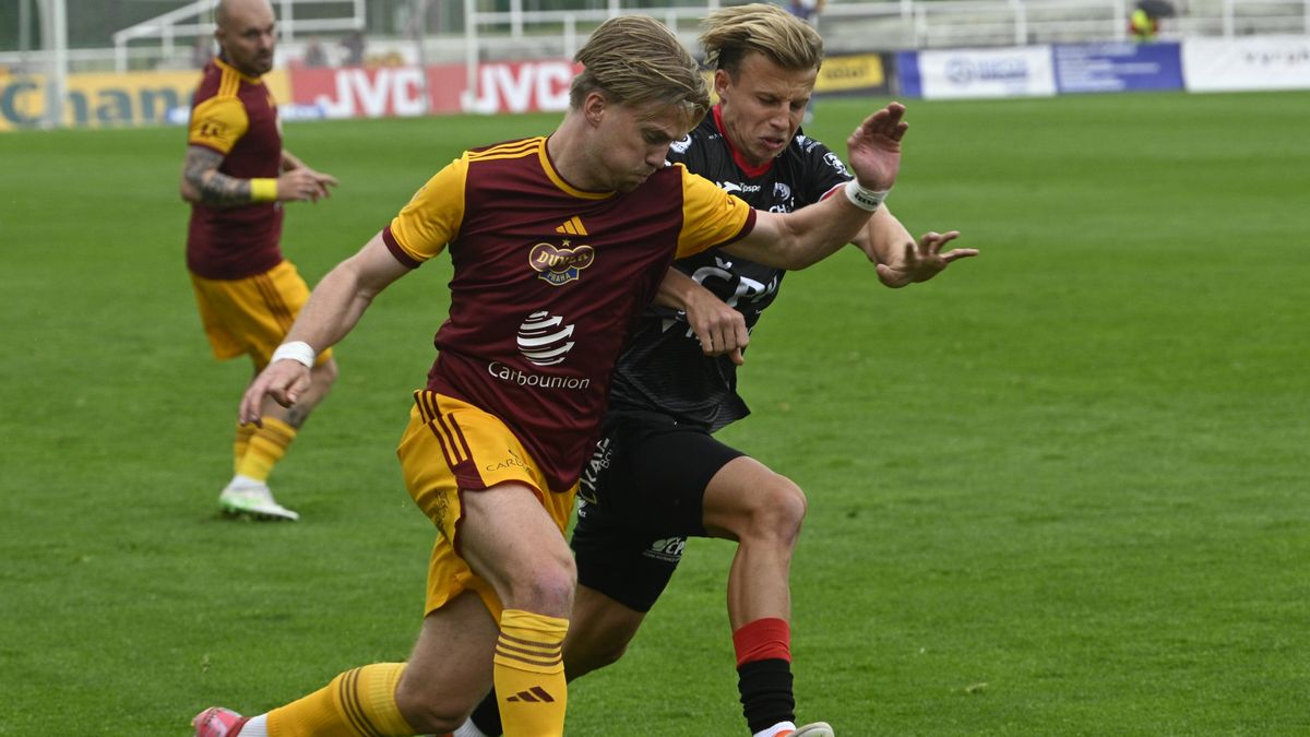 Dukla dvěma slepenými góly po přestávce porazila Pardubice