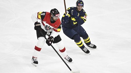HOKEJ ONLINE: Švédové se trápí s outsiderem. Německo vede, Kanada v úvodním duelu dominovala