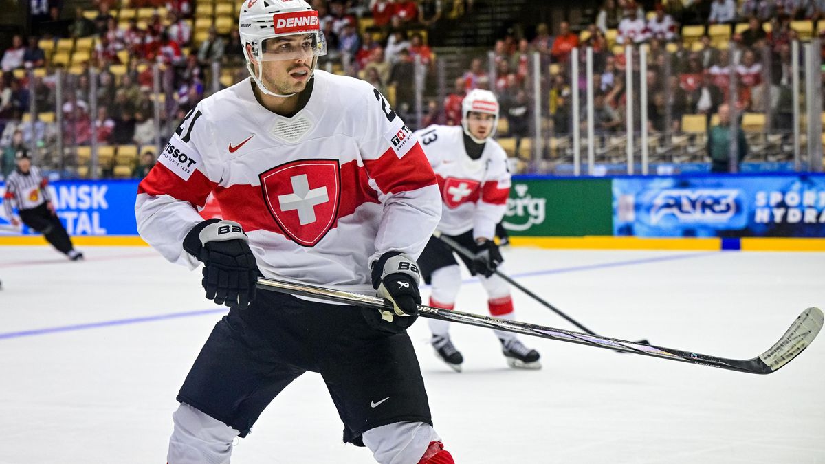 Fiala zveřejnil důvod pozdního příjezdu na šampionát. Zasáhla ho rodinná tragédie