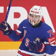Brady Skjei otevřel skóre po nahození od modré 